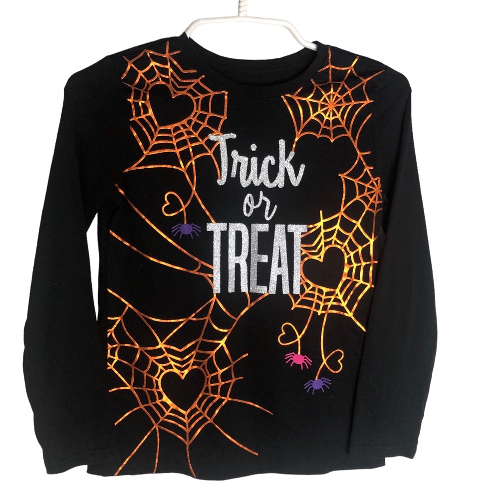 CELEBRATE Halloween 10/12 Black Spiderweb Metallic Graphic T-shirt